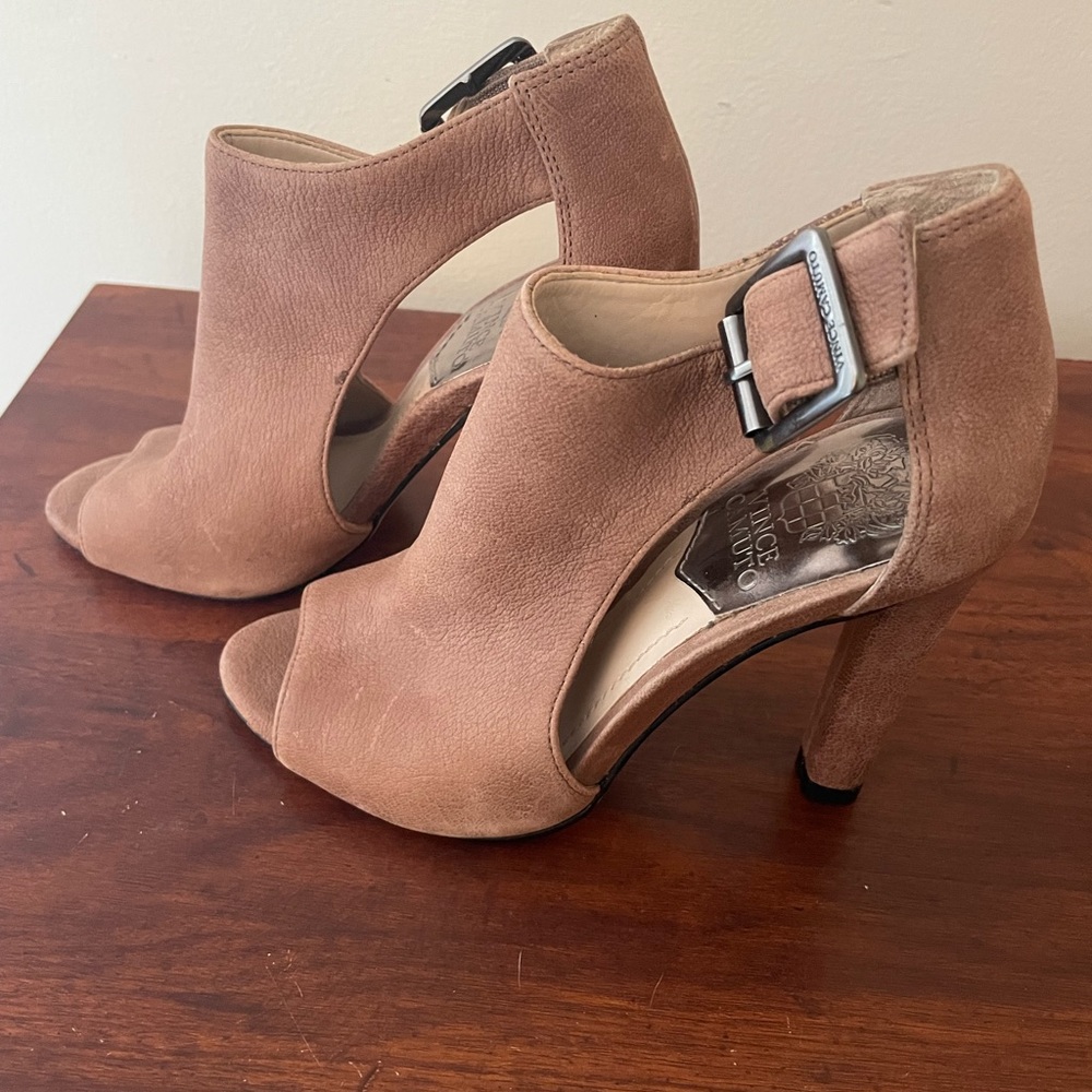 Vince Camuto heels size 4.5